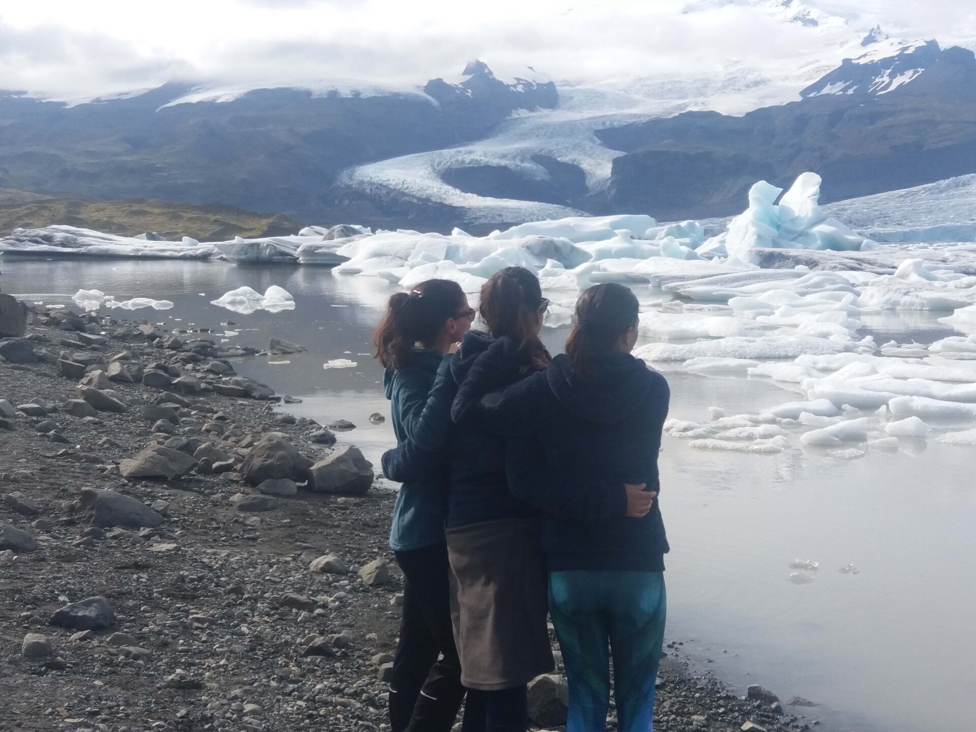 Buscar compañero de viaje para irse a Islandia: la historia de Alba, Jessica y Eva